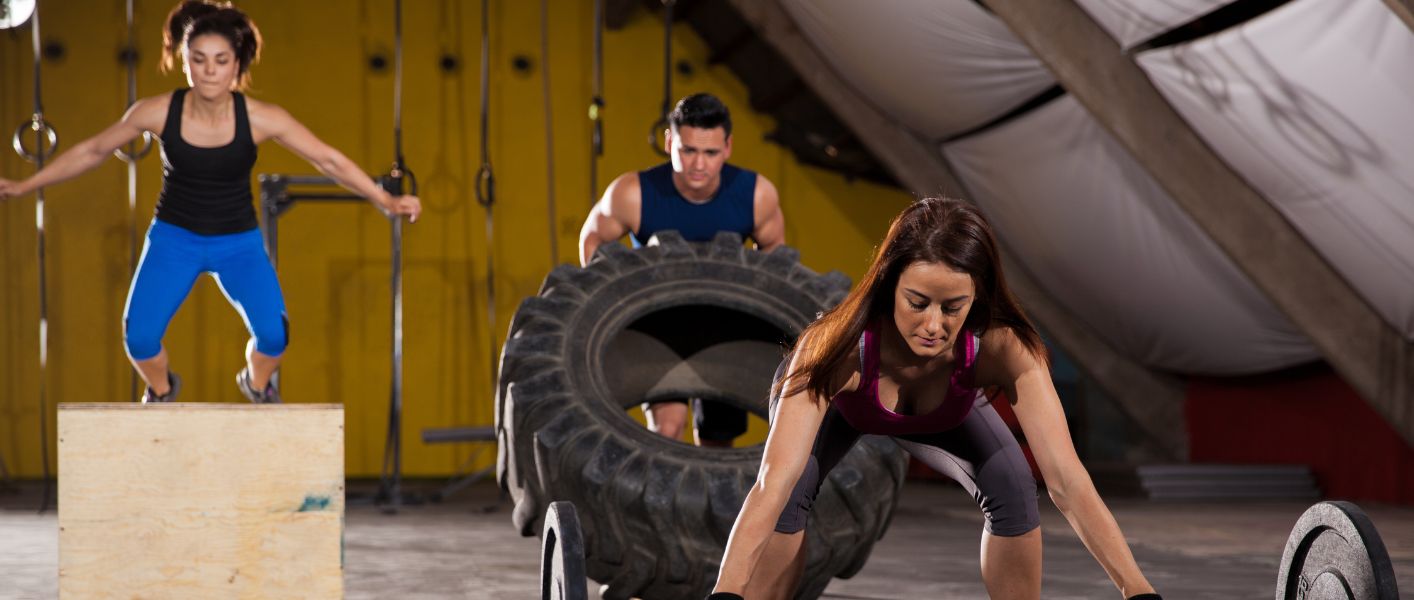 Men and women crossfit endurance training